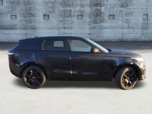 Used 2023 Land Rover Range Rover Velar R-Dynamic S image 2