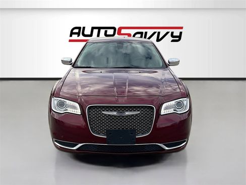 Used 2020 Chrysler 300 Touring w/ Chrome Appearance Package image 2