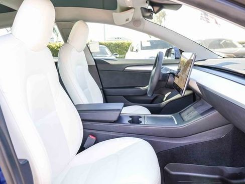 Used 2021 Tesla Model 3 Standard Range Plus image 17