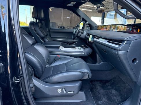 Used 2025 Lincoln Navigator Reserve w/ Jet Appearance Package AWD/4WD image 13