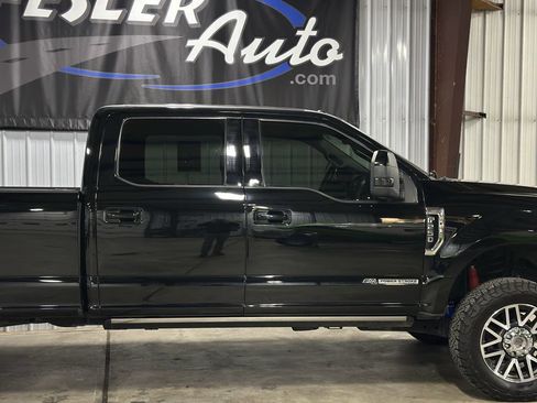 Used 2017 Ford F250 Lariat w/ Lariat Ultimate Package image 29