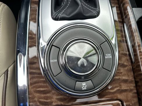 Used 2020 Nissan Armada Platinum image 30