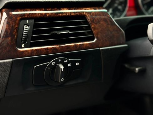 Used 2006 BMW 330xi Sedan image 28