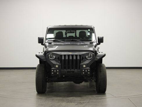 Used 2022 Jeep Gladiator Sport image 3