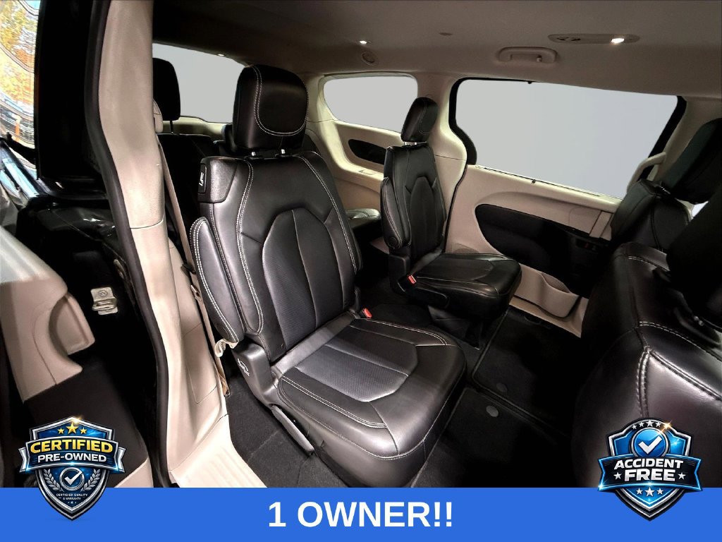 Used 2024 Chrysler Pacifica Touring-L FWD image 26