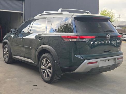 Used 2024 Nissan Pathfinder SL image 9