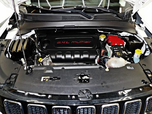 Used 2021 Jeep Compass Latitude image 22