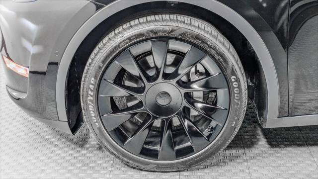 Used 2022 Tesla Model Y Long Range AWD/4WD image 27
