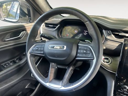 Used 2024 Jeep Grand Cherokee Limited 4xe AWD/4WD image 11