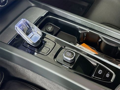 Used 2024 Volvo XC60 T8 Ultimate w/ Protection Package Premier image 17