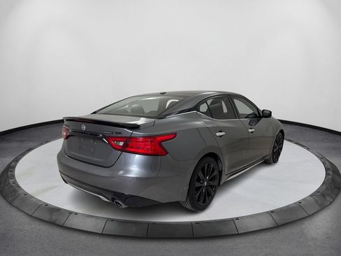 Used 2018 Nissan Maxima SR w/ Midnight Edition FWD image 5