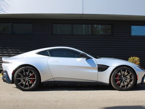 Used 2020 Aston Martin V8 Vantage Coupe image 8