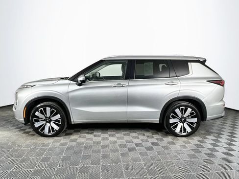 Used 2025 Mitsubishi Outlander SEL AWD/4WD image 3