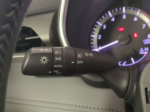 Used 2023 Toyota Highlander XLE FWD image 32