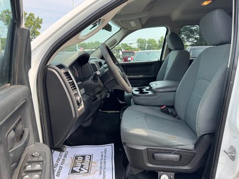 Used 2017 RAM 1500 ST w/ SXT Appearance Group AWD/4WD image 15