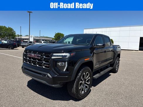 Used 2024 GMC Canyon AT4 w/ Canyon Safety Plus Package AWD/4WD image 4