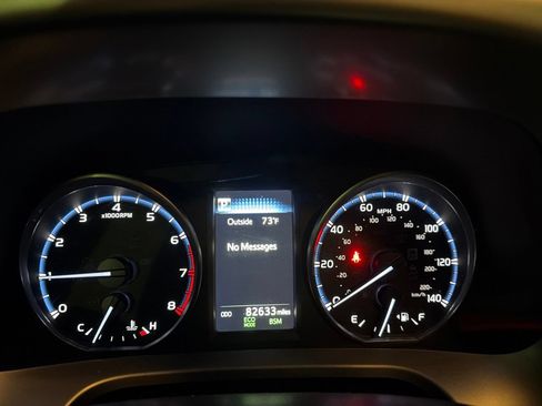 Used 2018 Toyota RAV4 XLE FWD image 8