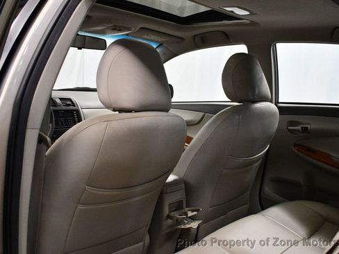 Used 2010 Toyota Corolla image 19