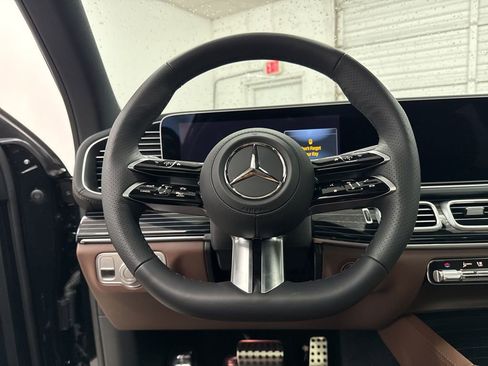 Used 2026 Mercedes-Benz GLS 450 4MATIC image 15