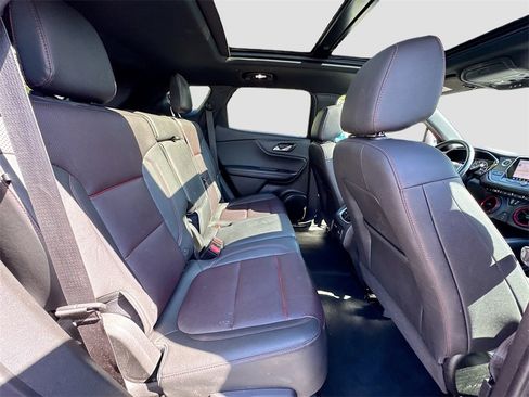 Used 2021 Chevrolet Blazer RS w/ Enhanced Convenience Package image 29