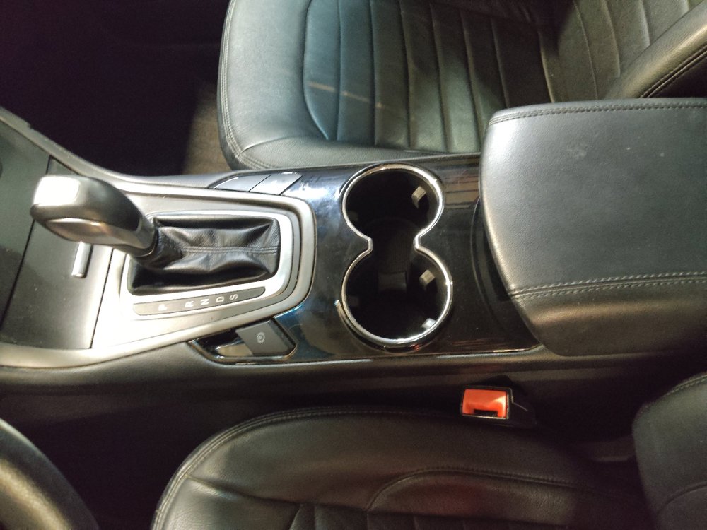 Used 2018 Ford Edge SE FWD image 26