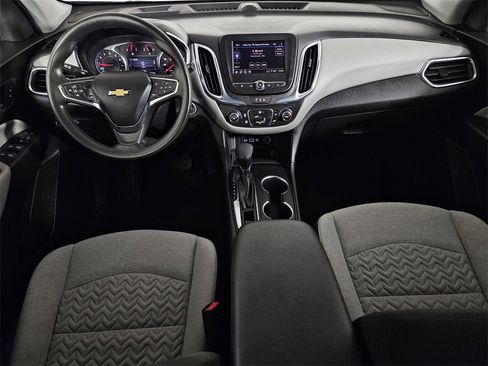 Used 2023 Chevrolet Equinox LT image 9