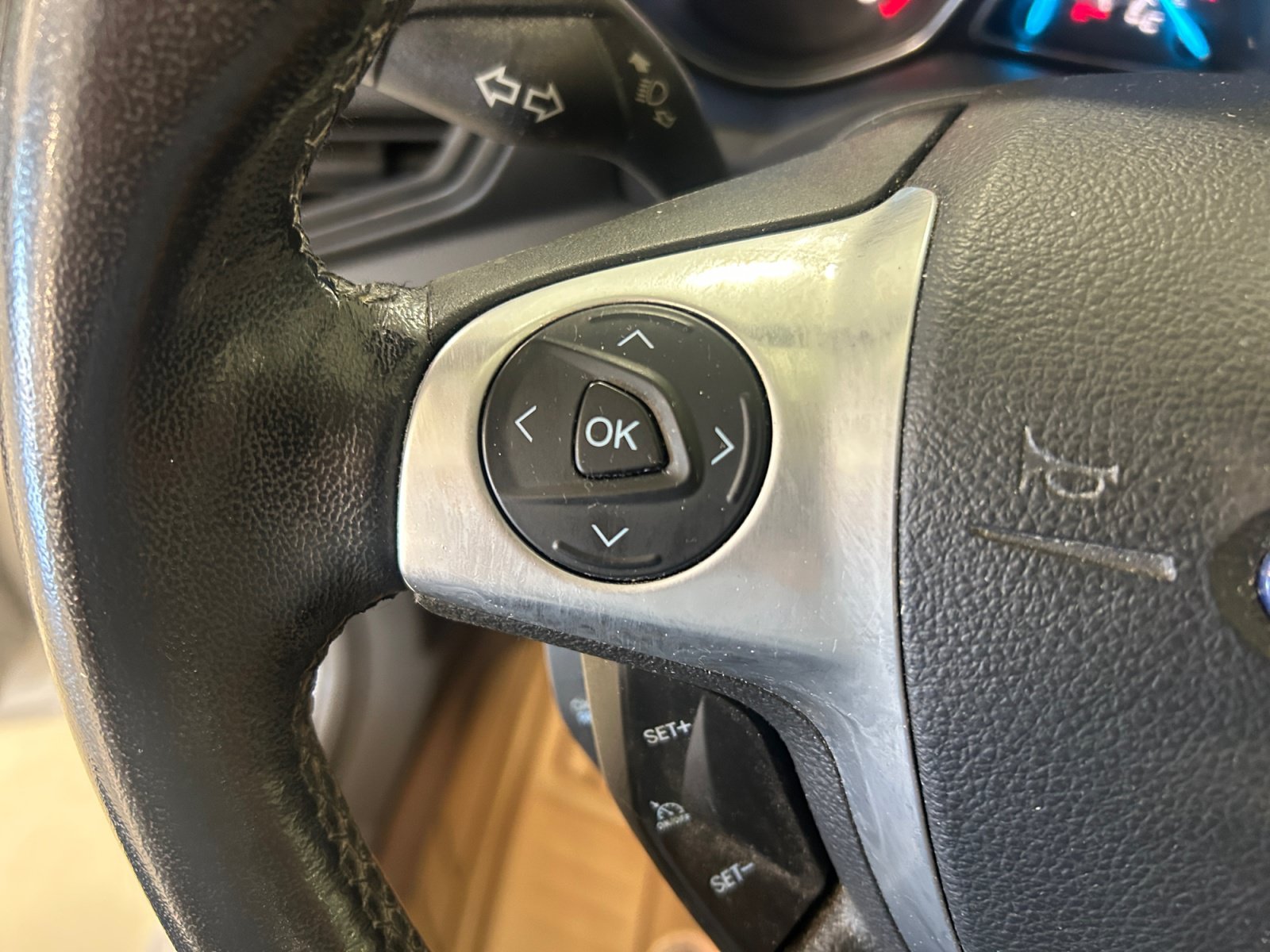 Used 2015 Ford Escape SE w/ Equipment Group 201A FWD image 21