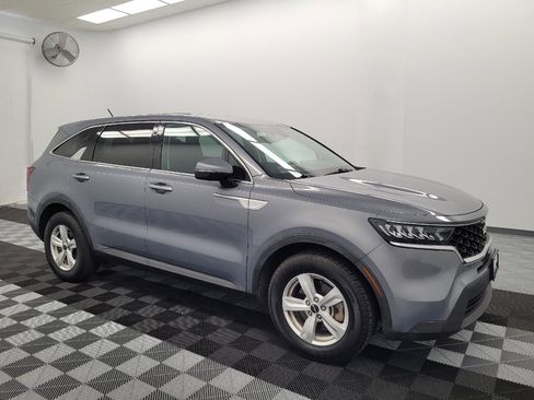 Used 2023 Kia Sorento LX FWD image 11