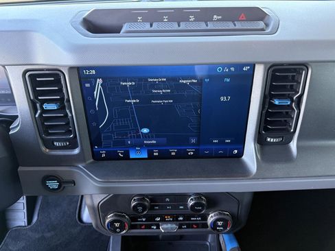 Used 2024 Ford Bronco Black Diamond image 22