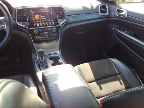 Used 2021 Jeep Grand Cherokee Laredo X AWD/4WD image 14