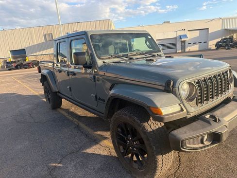 Used 2024 Jeep Gladiator Sport AWD/4WD image 1
