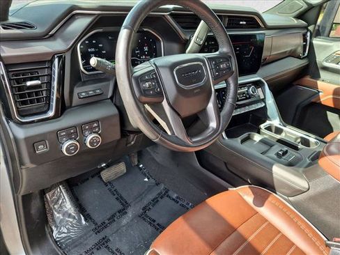Used 2024 GMC Sierra 2500 Denali Ultimate w/ Max Trailering Package AWD/4WD image 9