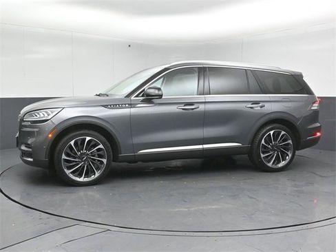 Certified 2023 Lincoln Aviator Reserve w/ Equipment Group 201A image 4
