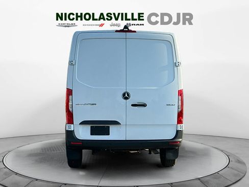 Used 2022 Mercedes-Benz Sprinter 1500 image 4