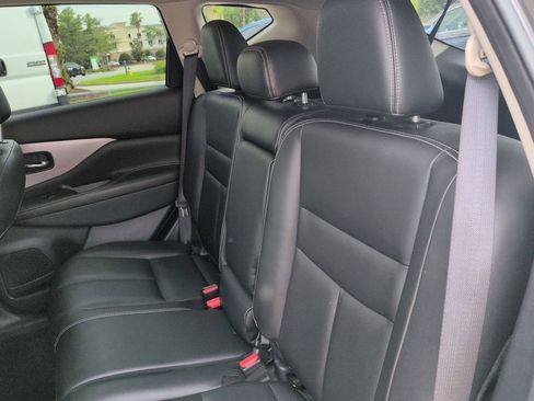 Used 2022 Nissan Murano SV FWD image 13