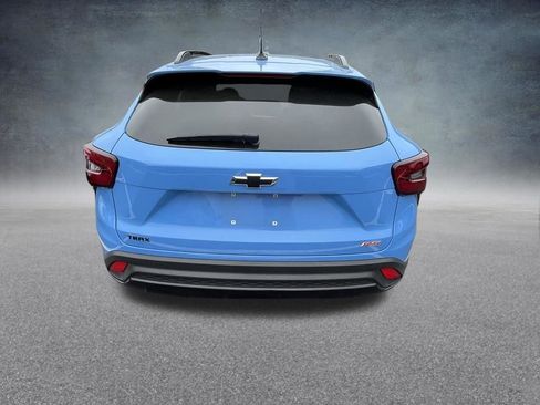Used 2024 Chevrolet Trax RS w/ Sunroof Package FWD image 6