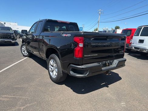 Used 2020 Chevrolet Silverado 1500 Custom w/ Custom Value Package AWD/4WD image 5