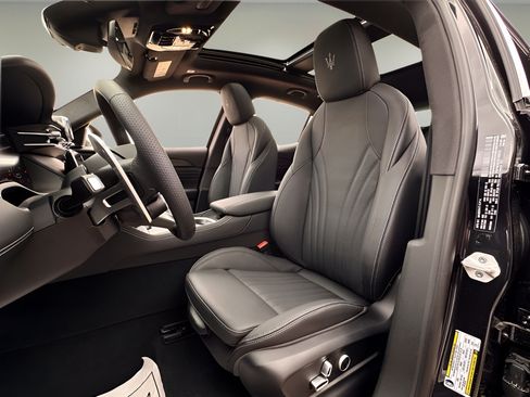 New 2025 Maserati Grecale Modena AWD/4WD image 28