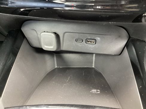 Used 2025 Chevrolet Trax LT FWD image 23