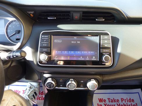 Used 2023 Nissan Kicks S FWD image 27