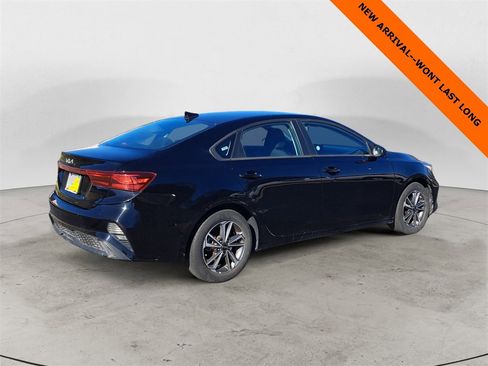 Used 2024 Kia Forte LXS image 3