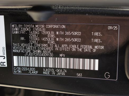 Used 2025 Lexus LX 700h Luxury image 28