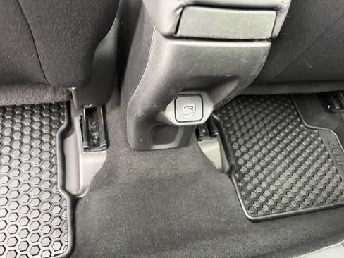 Used 2018 Jeep Renegade Altitude image 31