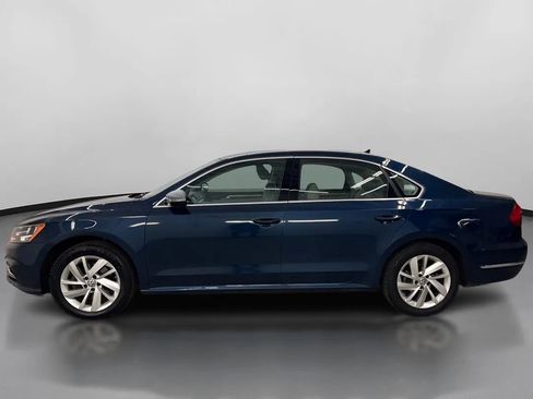 Used 2018 Volkswagen Passat 2.0T SE FWD image 4