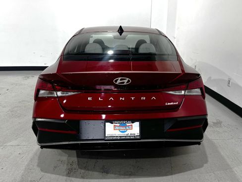 Used 2025 Hyundai Elantra Limited FWD image 23