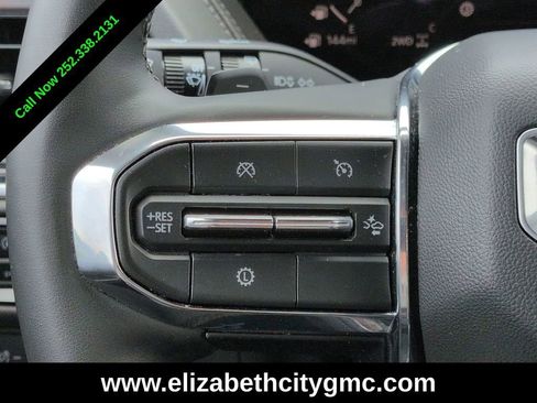 Used 2025 GMC Yukon XL Denali AWD/4WD image 26