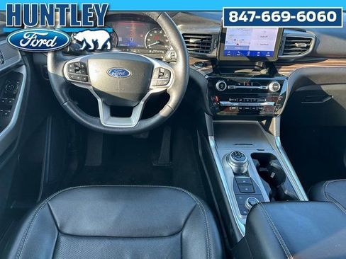 Used 2023 Ford Explorer Limited image 14