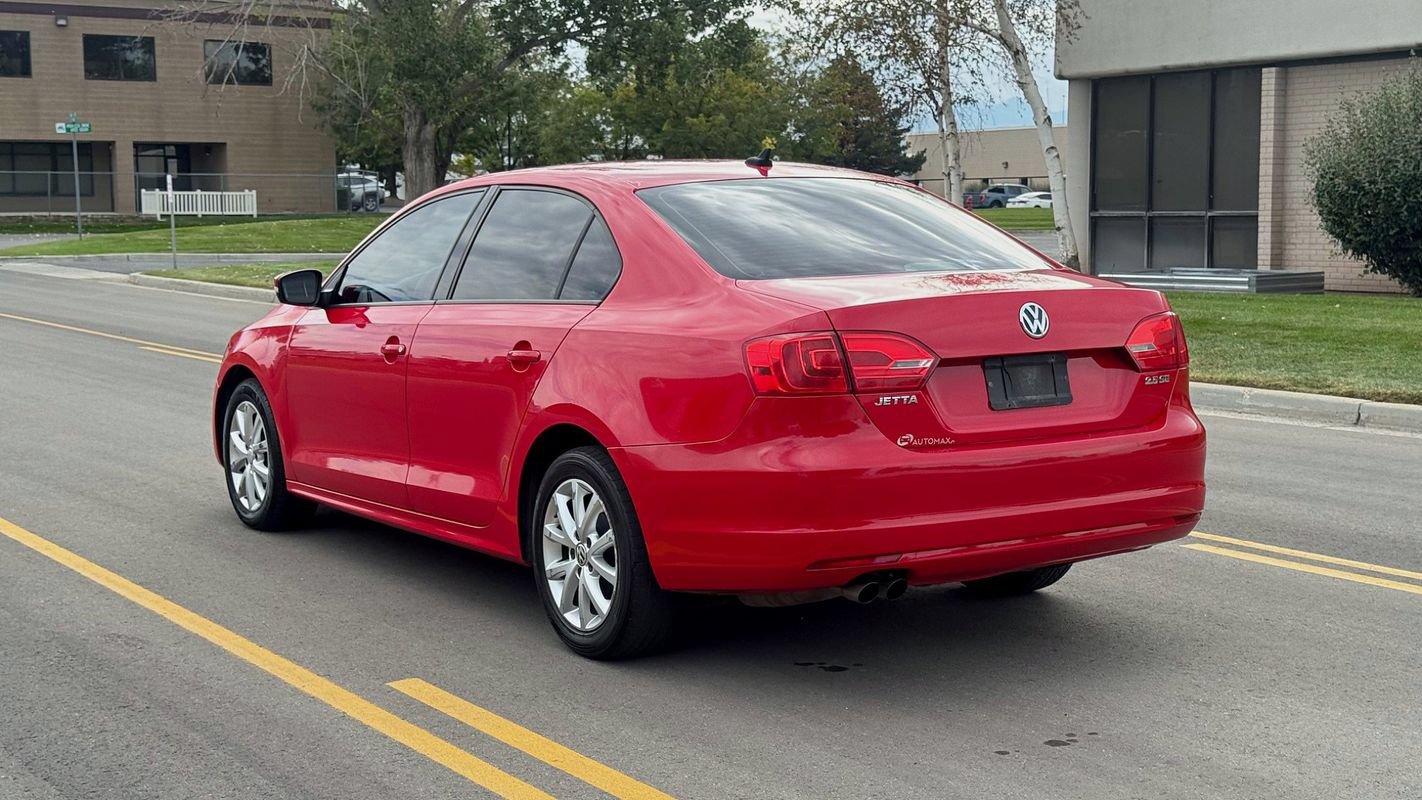 Used 2011 Volkswagen Jetta SE FWD image 3