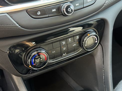 Used 2023 Buick Encore GX Preferred FWD image 22