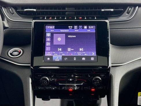 New 2025 Jeep Grand Cherokee Altitude image 25